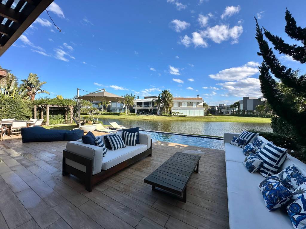 Casa em Condomínio 6 dormitórios em Xangri-lá | Ref.: 10815